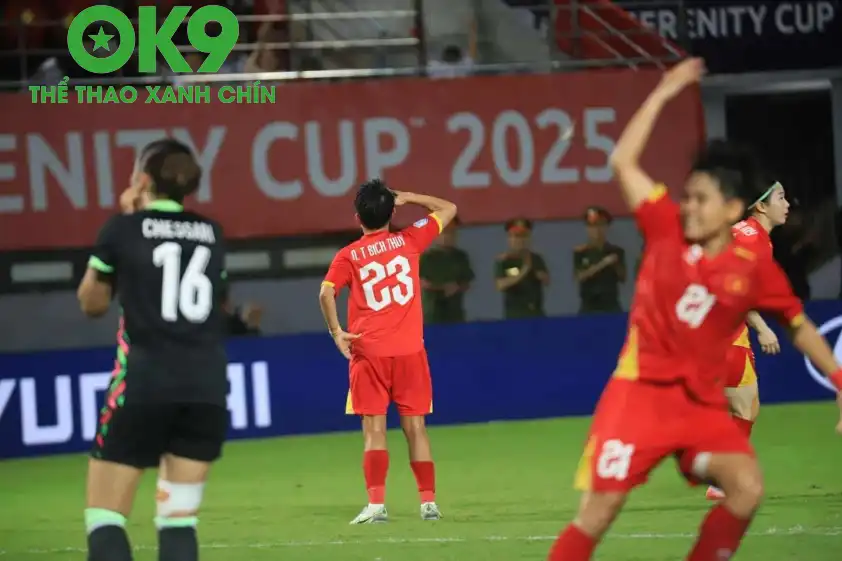 ĐT nữ Việt Nam có được bàn gỡ ở những phút cuối hiệp 2 ĐT nữ Việt Nam có được bàn gỡ ở những phút cuối hiệp 2