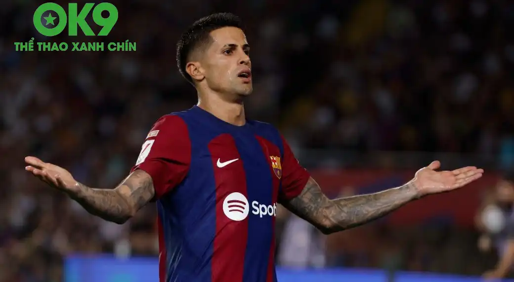 Cancelo có quãng thời gian ngắn ngủi nhưng đáng nhớ với Barca (Ảnh: FCB)